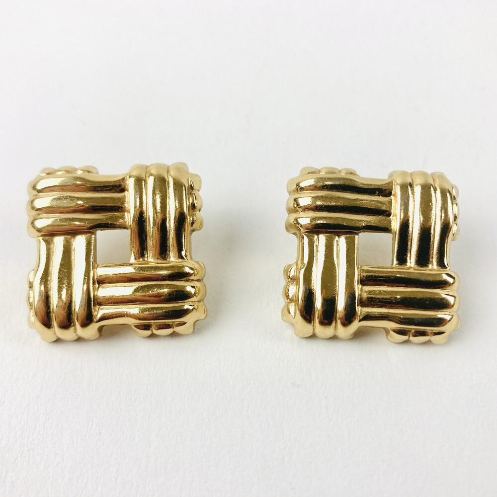 Vintage Avon Gold Tone Ribbed Square Earrings Weave Pierced Textured Basket 80s